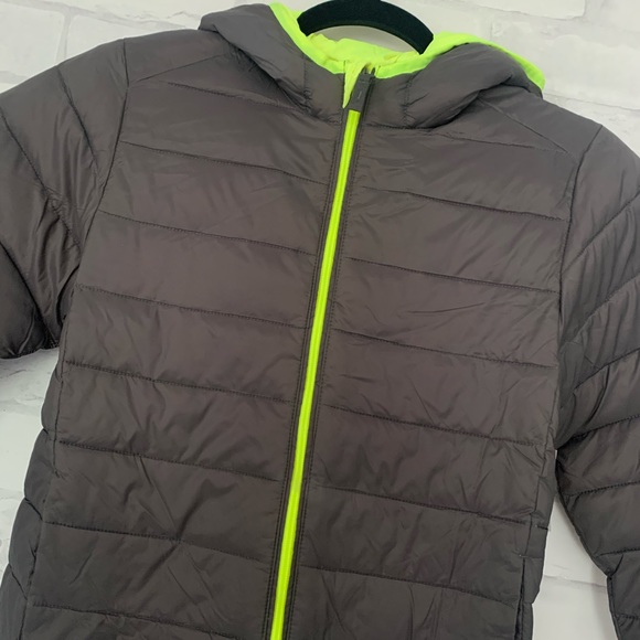Lightweight Water-Resistant Packable Puffer Jacket - Picture 6 of 9